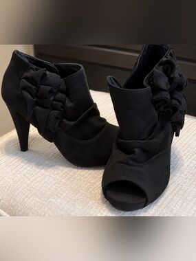 Open toed booties